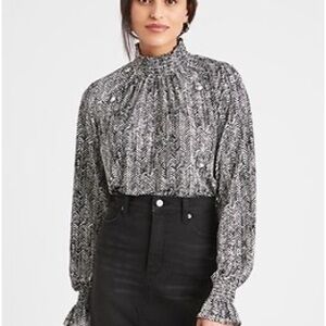 BANANA REPUBLIC | Black and White Patterned Top